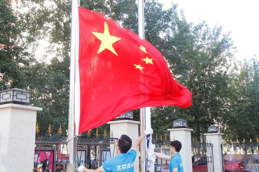 萌新学习滑雪怎么才能找到靠谱的滑雪教练？游戏画面